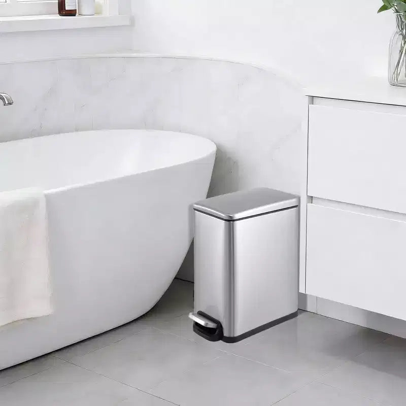 Pattumiera a Pedale Sottile Nera / Bianca / Argento con Coperchio a Chiusura Ammortizzata – 10L / 45L / 55L (1-2 Persone)