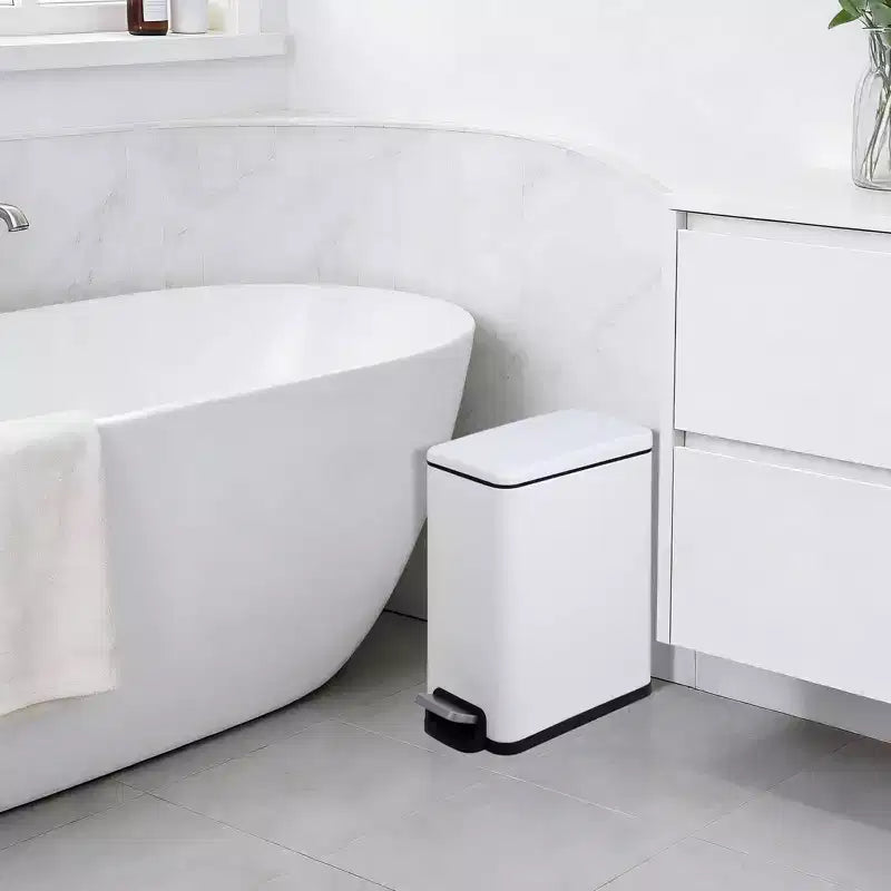 Pattumiera a Pedale Sottile Nera / Bianca / Argento con Coperchio a Chiusura Ammortizzata – 10L / 45L / 55L (1-2 Persone)