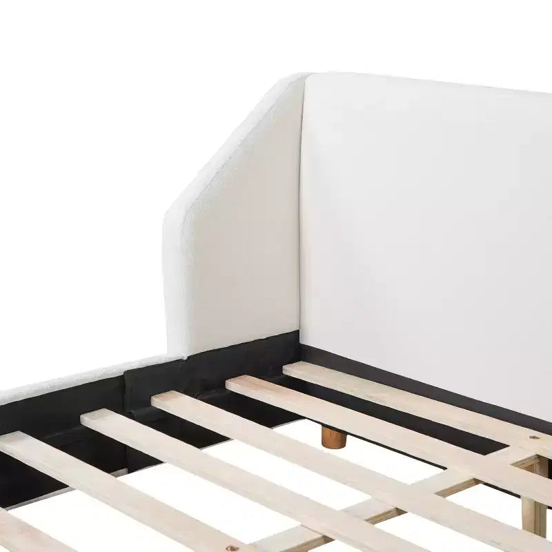 Struttura letto imbottita con testiera ad alette White Wingback – Queen/King