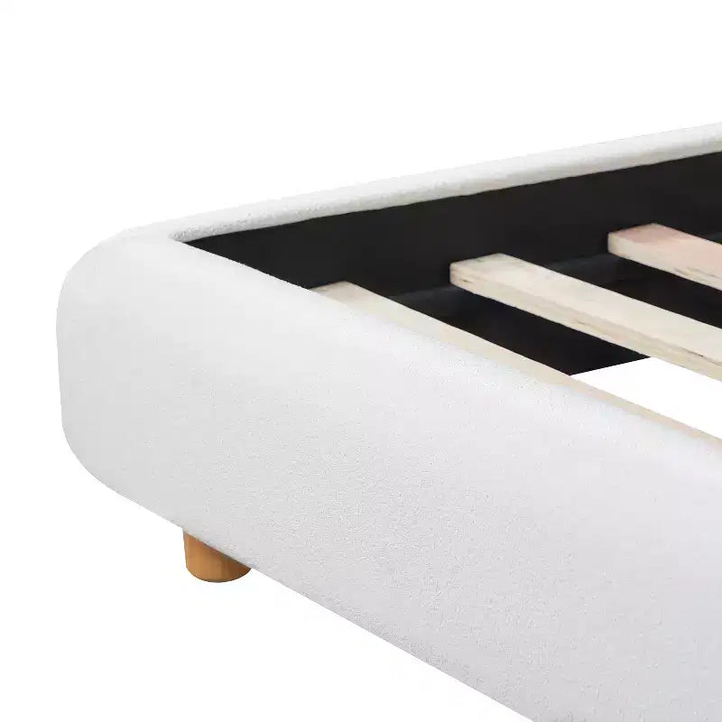Struttura letto imbottita con testiera ad alette White Wingback – Queen/King
